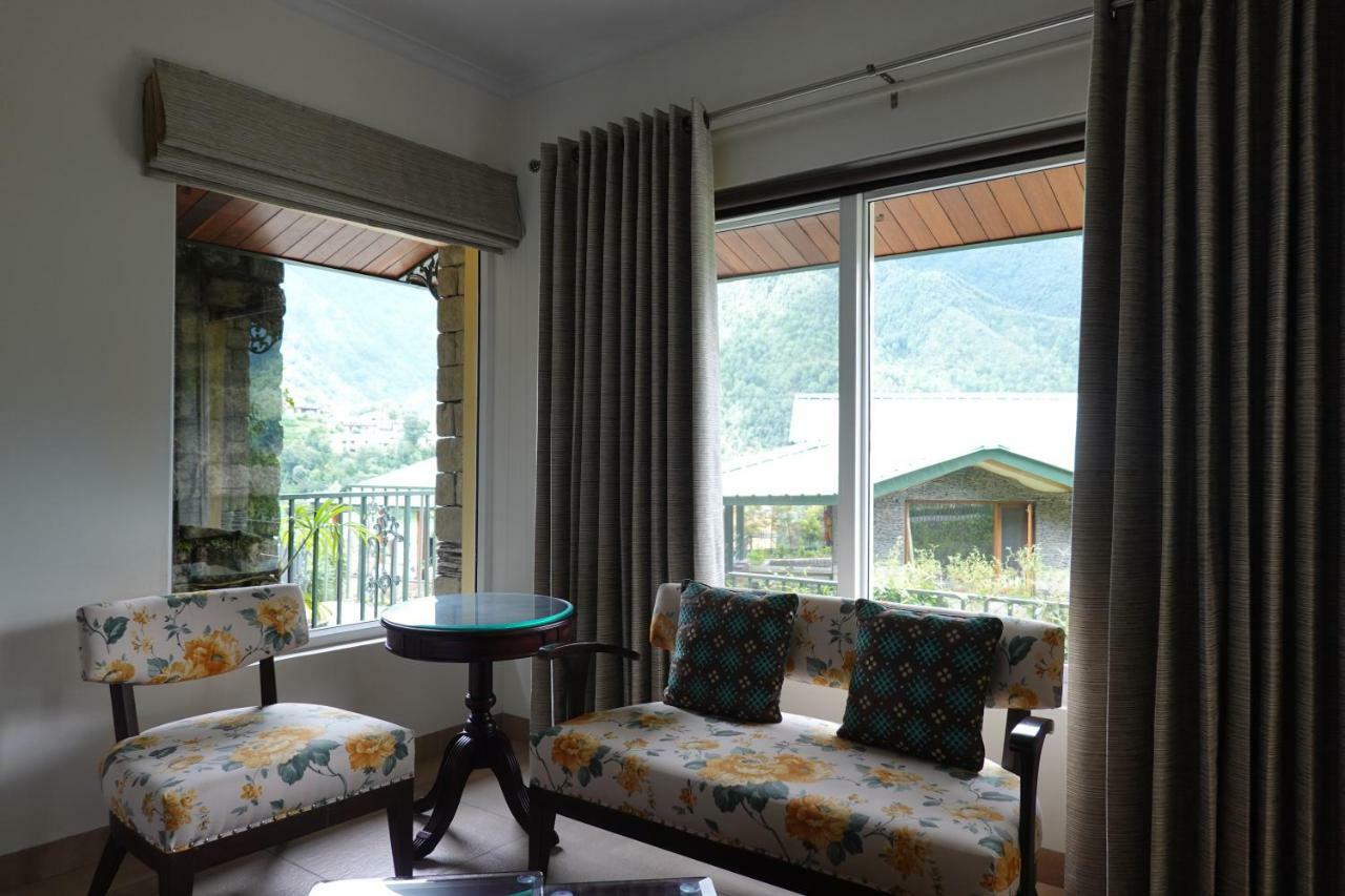 Araiya Palampur Hotel ภายนอก รูปภาพ