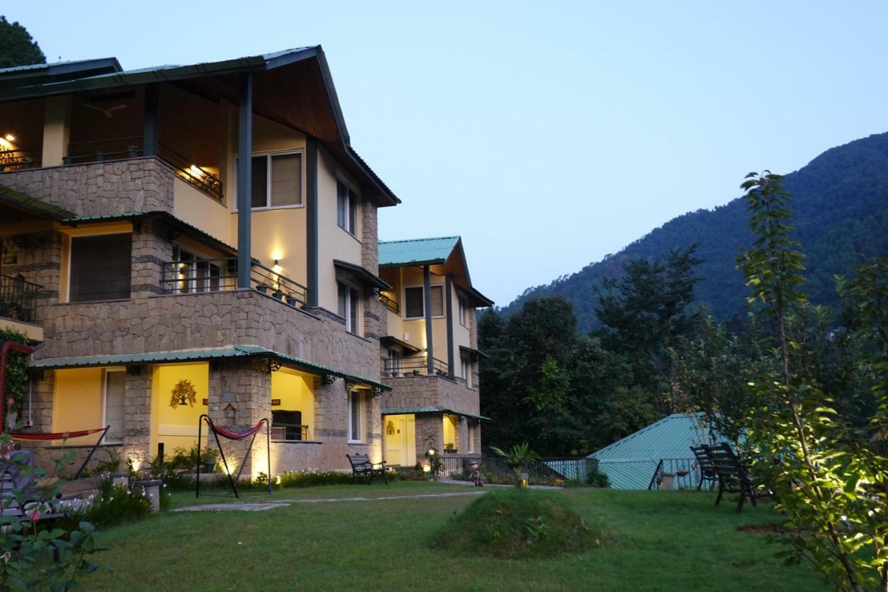 Araiya Palampur Hotel ภายนอก รูปภาพ